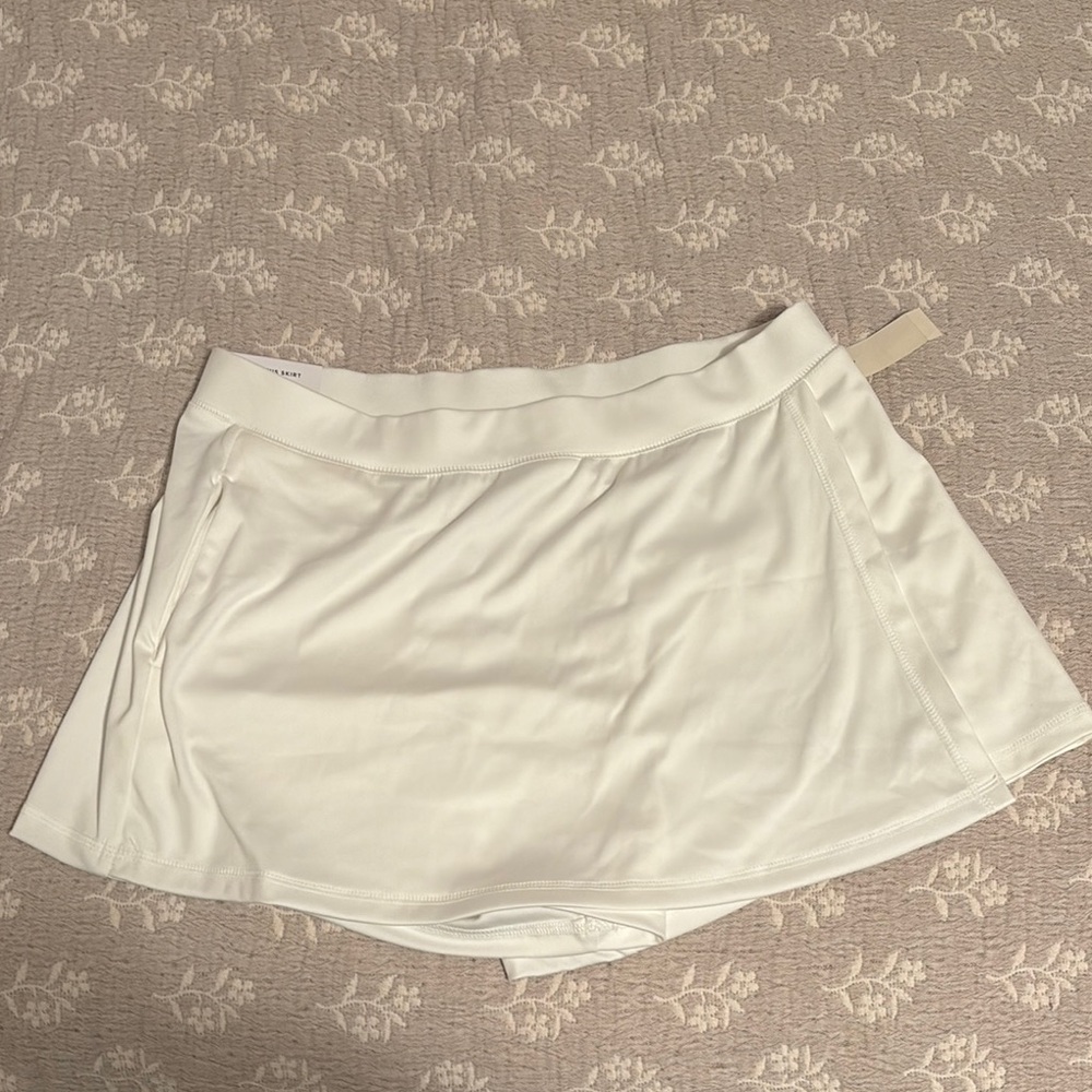 Aeropostale White Skorts Athletic Design
